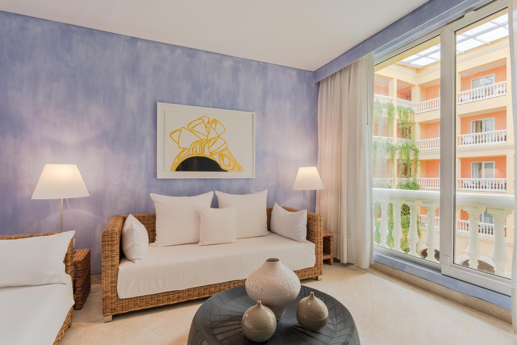 Charleston Santa Teresa Hotel